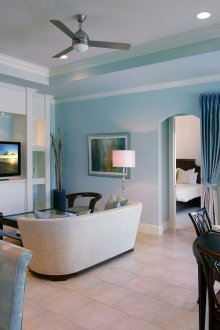 Μπλε και άσπρο σαλόνι