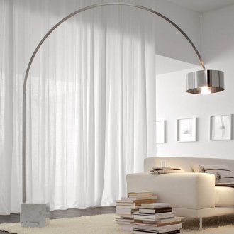 Φωτιστικό δαπέδου σε καμπύλο πόδι από μέταλλο και πέτρα