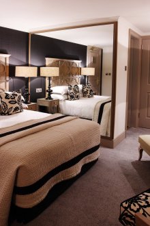 Φωτιστικό δαπέδου στην κρεβατοκάμαρα