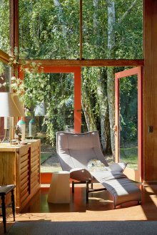 Τζάμια σε ένα άνετο σπίτι