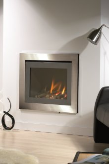 Ασπρόμαυρη διακόσμηση σαλόνι με τζάκι