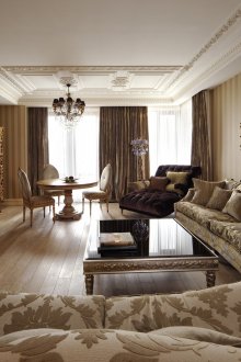 Πολυτελή έπιπλα σε ένα ζεστό σαλόνι σε στυλ art deco