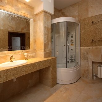 Πάγκος στο μπάνιο με μωσαϊκό