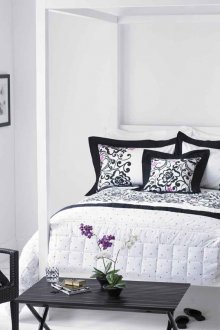 Ρομαντικό ασπρόμαυρο υπνοδωμάτιο