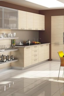 Μπεζ, καφέ, λευκό και κίτρινο χρώμα στο εσωτερικό της κουζίνας