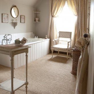 Ελαφρά έπιπλα μπάνιου σε στυλ χώρας