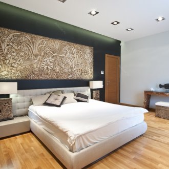 Bức tranh tường đẹp trên giường