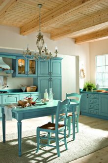 Μπεζ και μπλε μεγάλη κουζίνα