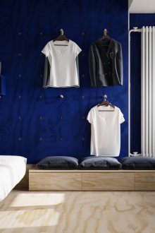 Μπλε τοίχο σε μια μπεζ κρεβατοκάμαρα