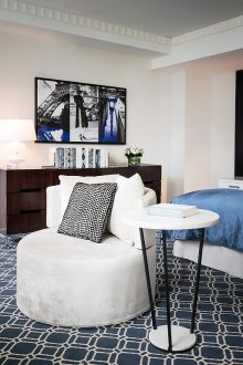 Μπλε κλινοσκεπάσματα στο υπνοδωμάτιο