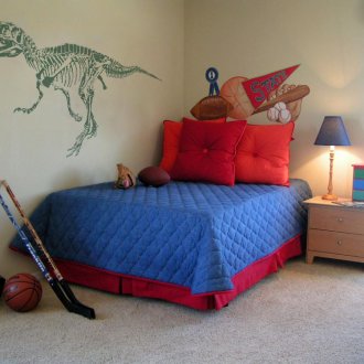 Κομοδίνο σε ένα παιδικό δωμάτιο με μπλε προφορά