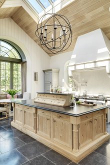 Μπεζ-μαύρο νησί στην κουζίνα