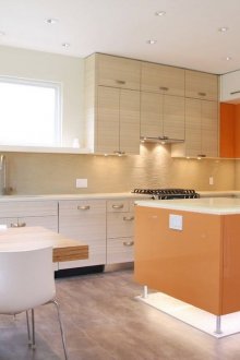 Μπεζ ακουστικά κουζίνας πρόσοψης