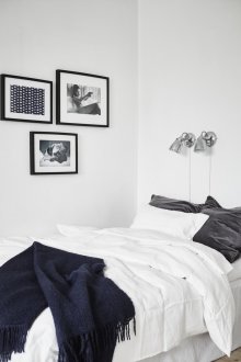 Μινιμαλιστικό ασπρόμαυρο εσωτερικό υπνοδωμάτιο