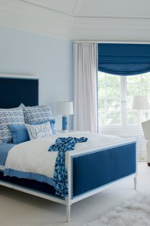 Μπλε, κυανό και άσπρο χρώμα στο υπνοδωμάτιο
