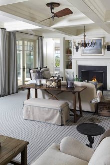 Μπεζ και καφέ έπιπλα provence στο σαλόνι