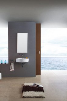 Πορτοκάλι απέναντι από τοίχους στο μπάνιο