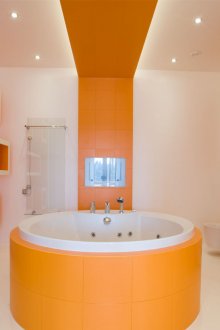 Γύρος λευκή και πορτοκαλί μπανιέρα