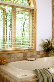 Καφέ έπιπλα μπάνιου σε στιλ πρόκειας