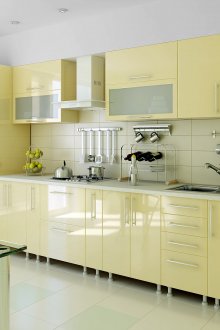 Παστέλ κίτρινη κουζίνα