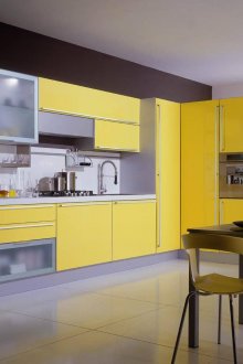 Γωνία κίτρινη κουζίνα