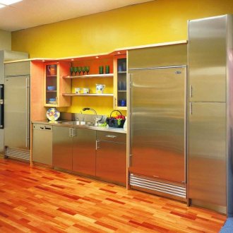 Κίτρινο τοίχο στην κουζίνα