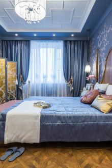 Σκούρο μπλε προφορά στο υπνοδωμάτιο