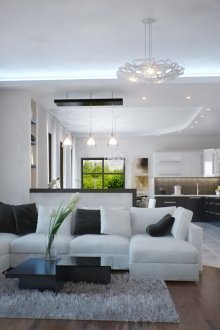 Μινιμαλιστικός λευκός καναπές γωνίας