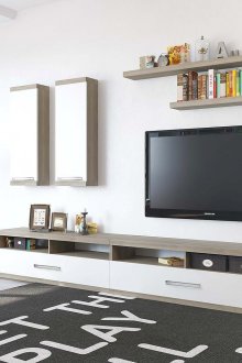 Μαύρο, λευκό και καφέ χρώματα στο εσωτερικό του καθιστικού με το στυλ του μινιμαλισμού.