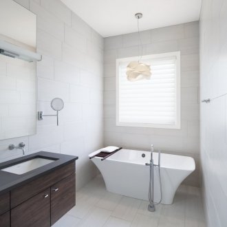 Ντουλάπα στο μπάνιο