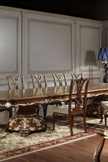 Ξύλινα κλασικά έπιπλα στην τραπεζαρία