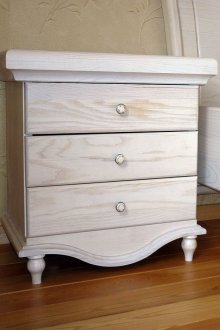 Ash κομοδίνο