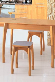 Τραπεζαρία και σκαμπό οξιάς