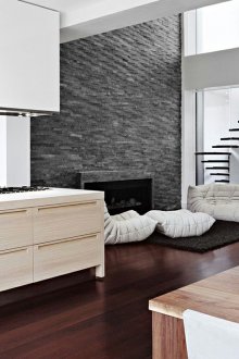 Έπιπλα από μπεζ πέτρα σε μοντέρνα κουζίνα