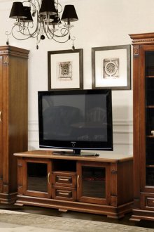 Δρύινο και γυάλινο τοίχο στο σαλόνι