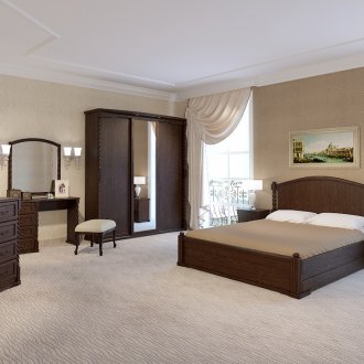 Έπιπλα από σκούρο δρύινο στο υπνοδωμάτιο