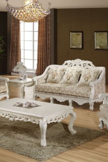 Δερμάτινοι καναπέδες και τραπεζάκι για το καθιστικό