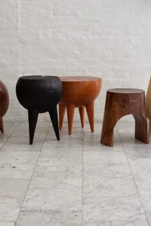 Πρωτότυπα σκαμνιά από δρυς και άλλα είδη ξύλου