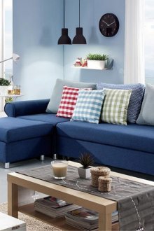 Modular μπλε καναπές στο σαλόνι