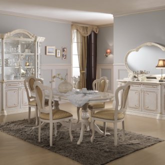 Κλασικό μπεζ σαλόνι-τραπεζαρία