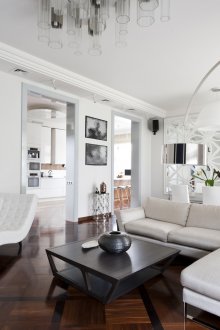 Λευκά και μαύρα έπιπλα διακόσμησης