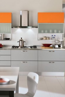 Γκρι και πορτοκαλί σετ κουζίνας