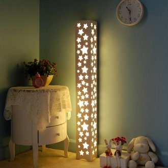 Όμορφο φωτιστικό δαπέδου για παιδικό δωμάτιο