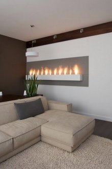 Λαμπερές πέτρες στο ντεκόρ τοίχου