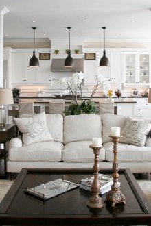 Όμορφο φωτισμό στο σαλόνι