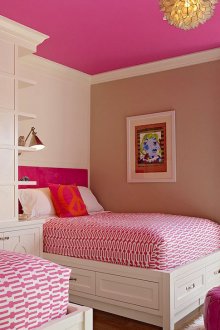 Κρέμα ροζ κρεβατοκάμαρα