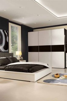 Διώροφη οροφή σε ασπρόμαυρη κρεβατοκάμαρα