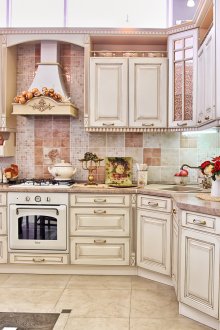 Μικρή κουζίνα με γωνιακό στυλ