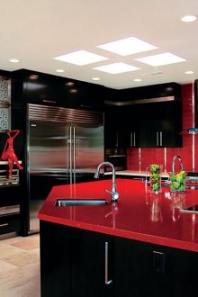 Μαύρο και κόκκινο σετ κουζίνας