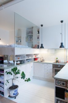 Ασυνήθιστη κουζίνα-κρεβατοκάμαρα-υπνοδωμάτιο